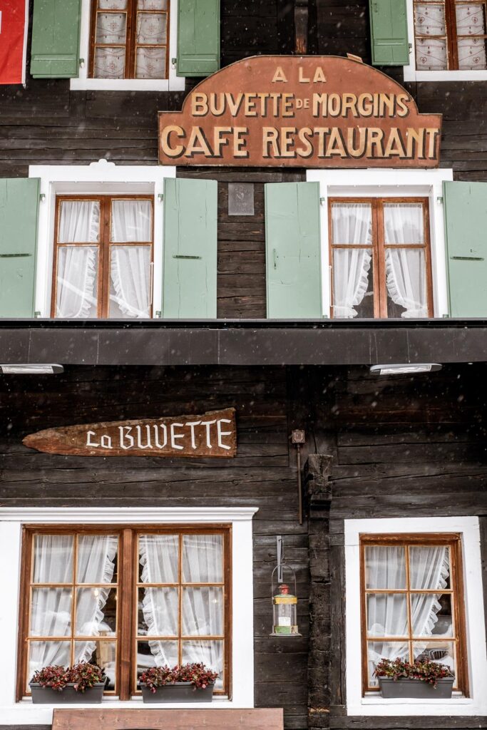 04_ Traditionele gevel in het centrum van Morgins