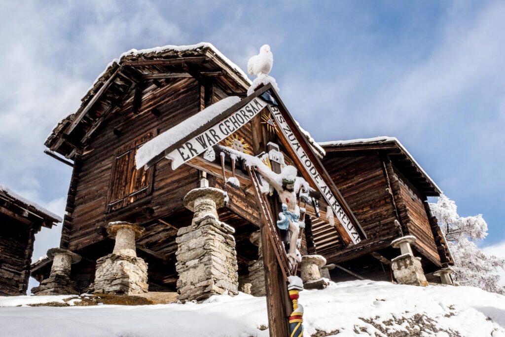 23_ Almhutten, kruisbeeld, close