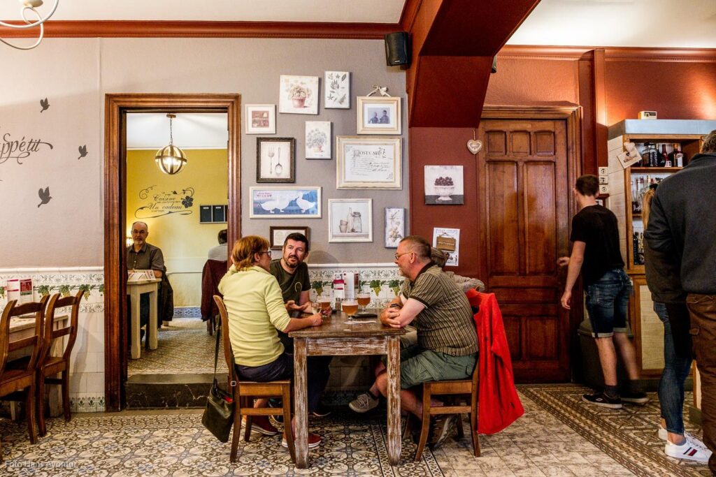 03_-Rustiek-en-eerlijk-restaurant-lEau-Blanche