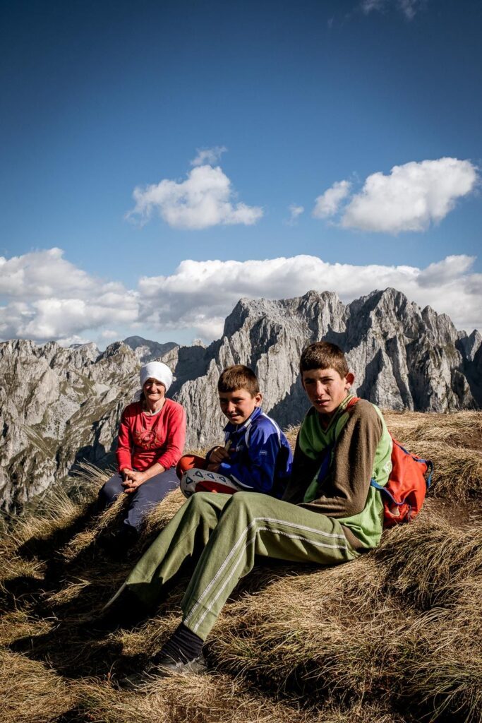 4_-Herdersfamilie-op-de-grens-van-Albanië-en-Montenegro