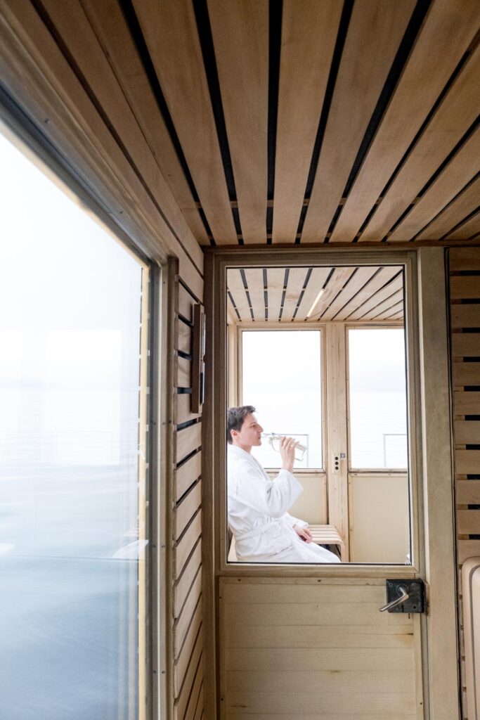 04_ Sauna dobbert op het water